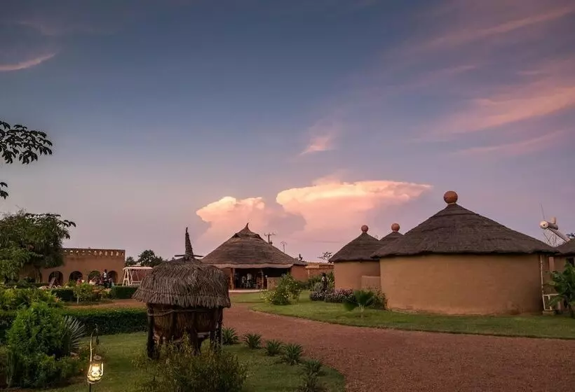 هتل Le Grand Calao