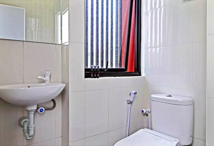 ホテル Reddoorz Plus Near Plaza Indonesia