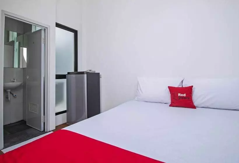 ホテル Reddoorz Plus Near Plaza Indonesia