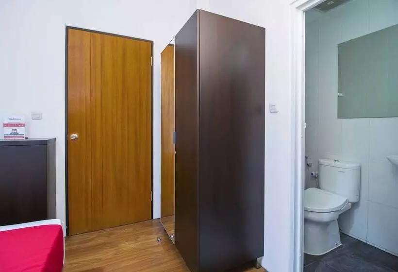 ホテル Reddoorz Plus Near Plaza Indonesia