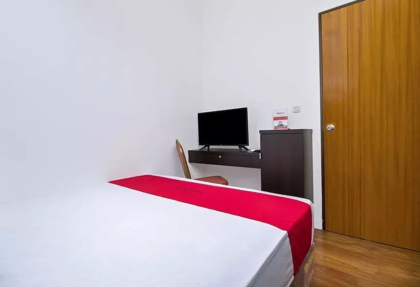 ホテル Reddoorz Plus Near Plaza Indonesia