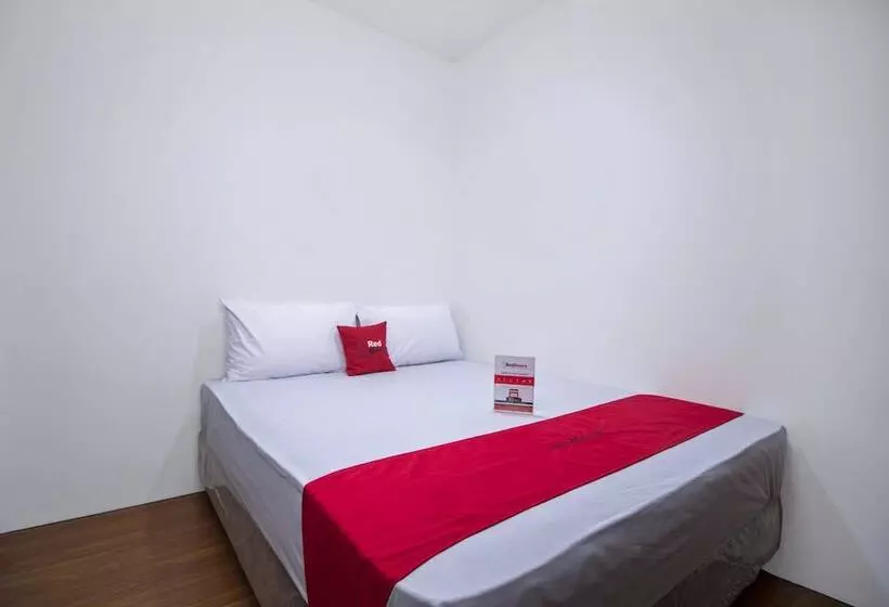 ホテル Reddoorz Plus Near Plaza Indonesia