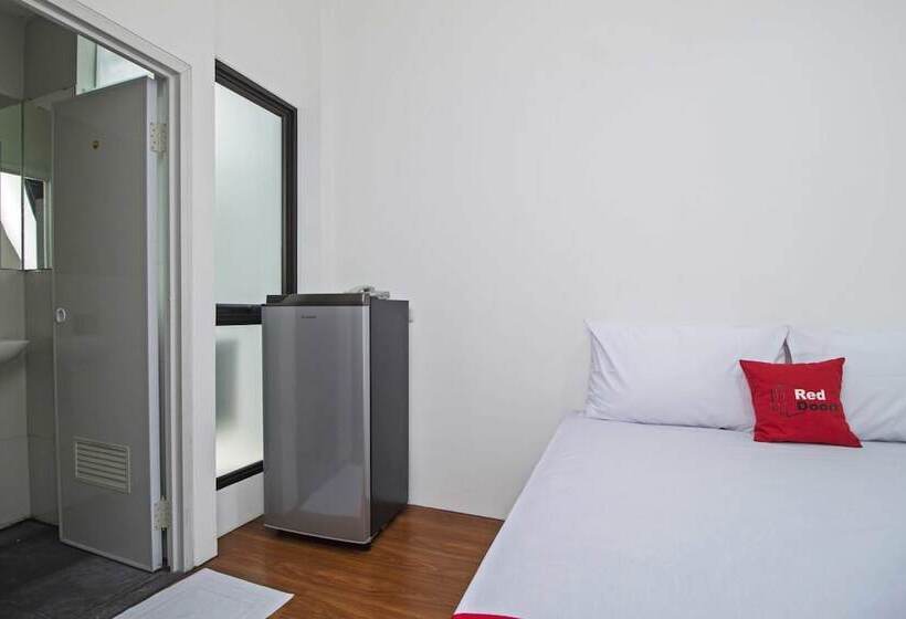 בית מלון כפרי Reddoorz Plus Near Plaza Indonesia