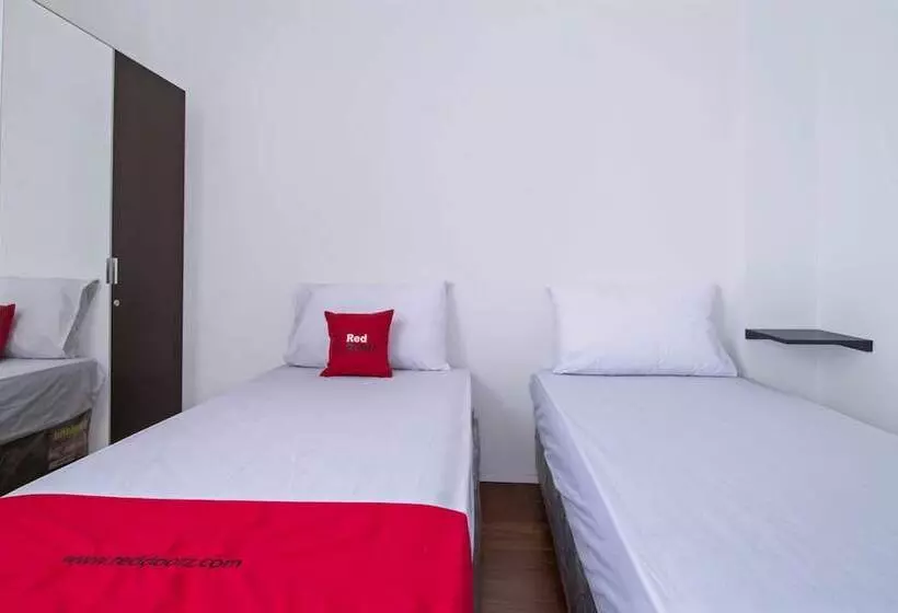 ホテル Reddoorz Plus Near Plaza Indonesia