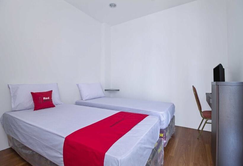 בית מלון כפרי Reddoorz Plus Near Plaza Indonesia
