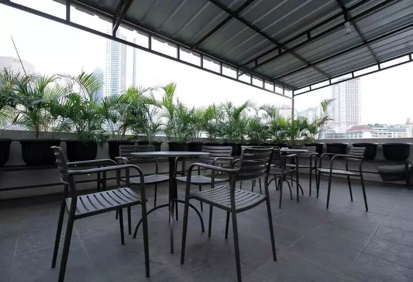 ホテル Reddoorz Plus Near Plaza Indonesia