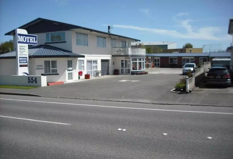 554 Moana Court Motel