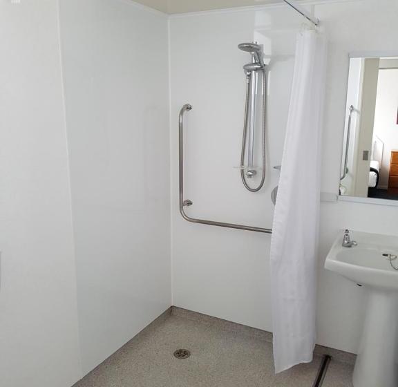 554 Moana Court Motel