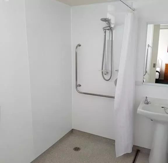 554 Moana Court Motel