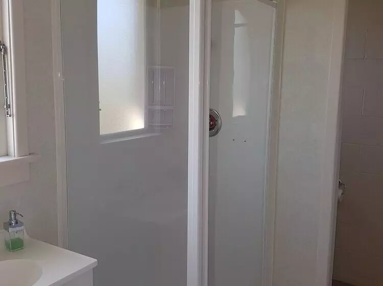 554 Moana Court Motel