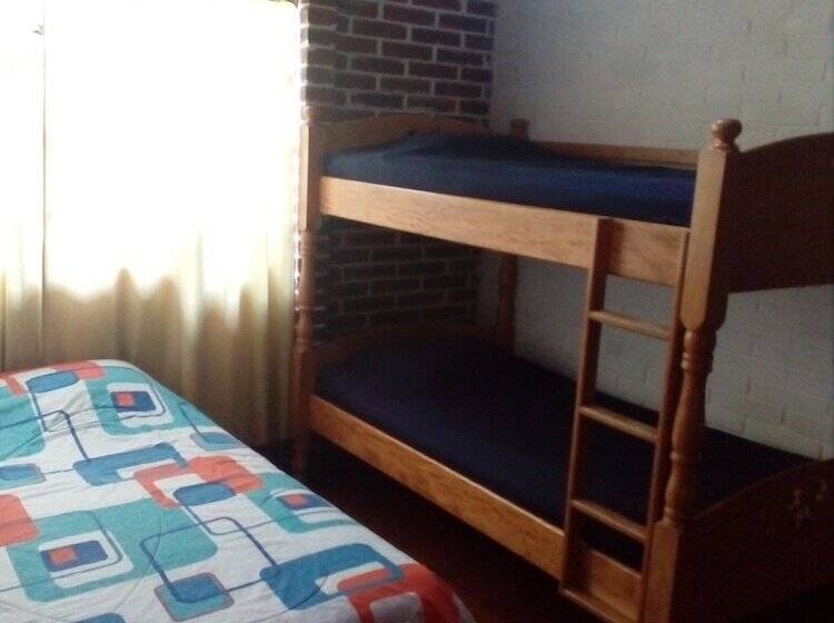 Hostel Y Restaurante Casa Jacaranda