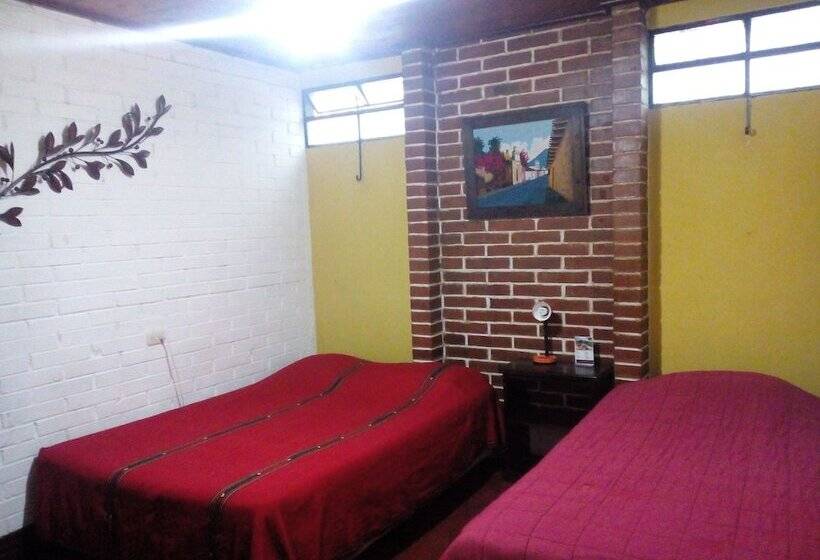 Hostel Y Restaurante Casa Jacaranda