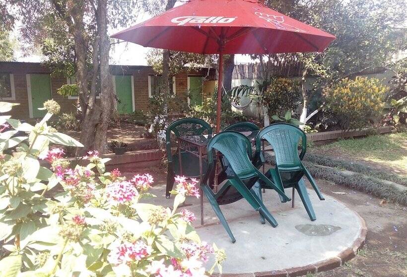 Hostel Y Restaurante Casa Jacaranda