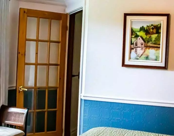 Hotelli Auberge Les Deux Tours