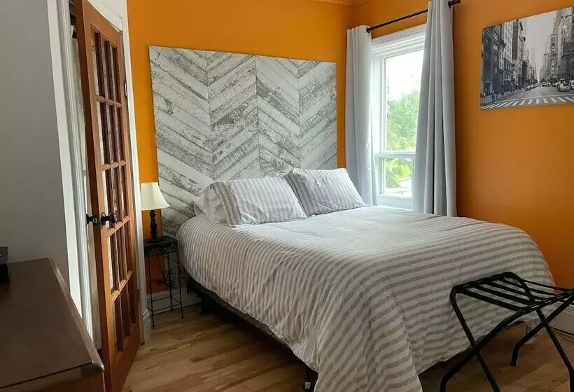 Hotelli Auberge Les Deux Tours