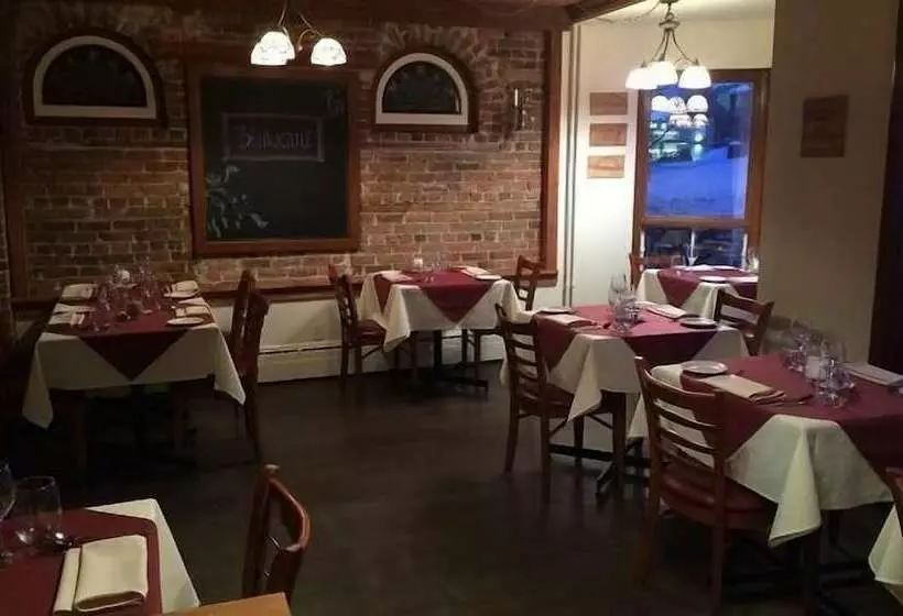 Hotelli Auberge Les Deux Tours