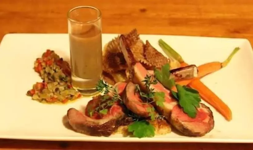 Hotelli Auberge Les Deux Tours