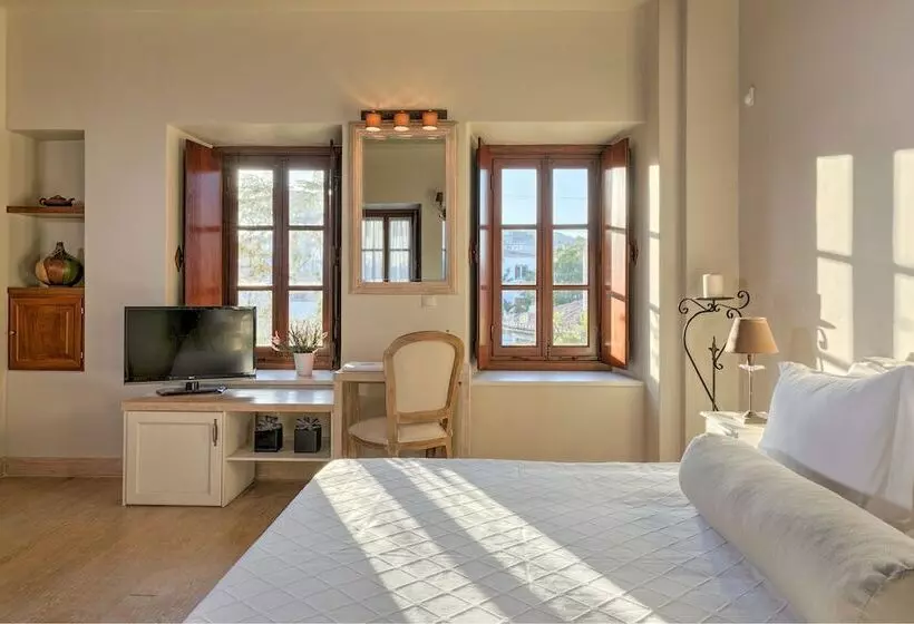 هتل Mare Monte Luxury Suites