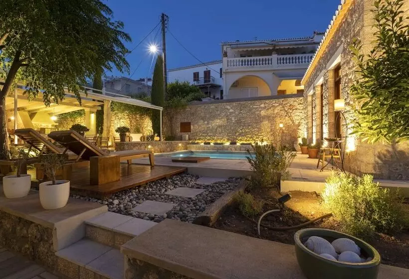 هتل Mare Monte Luxury Suites