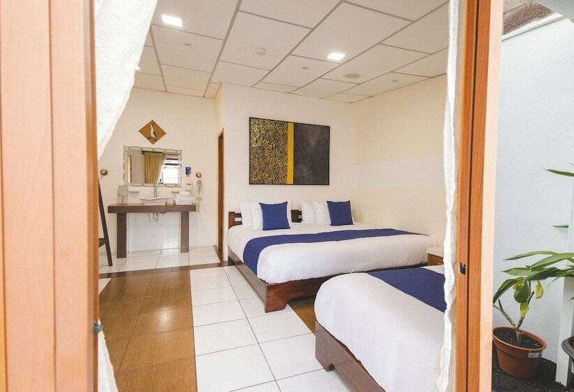 בית מלון כפרי Palace Galapagos