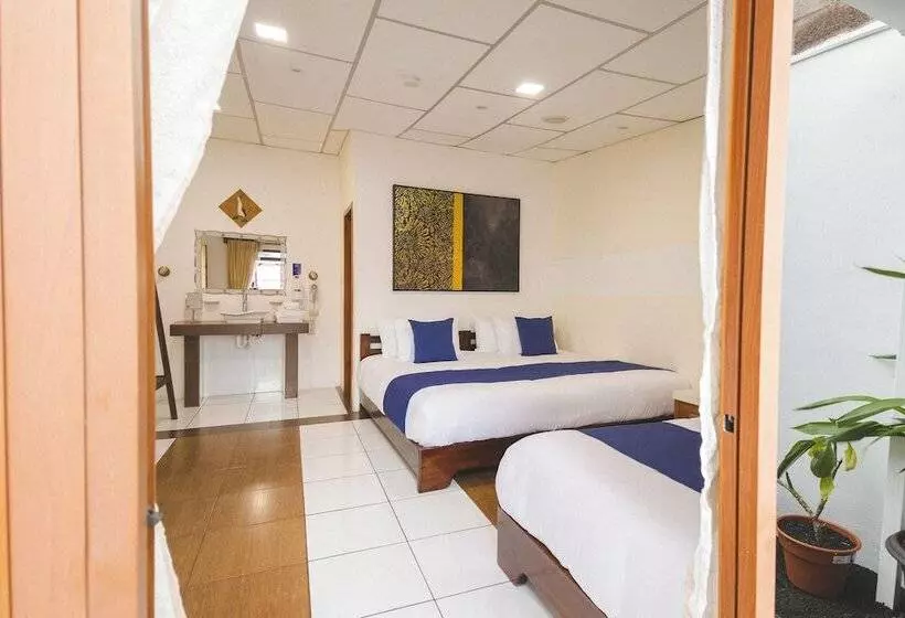هتل Palace Galapagos