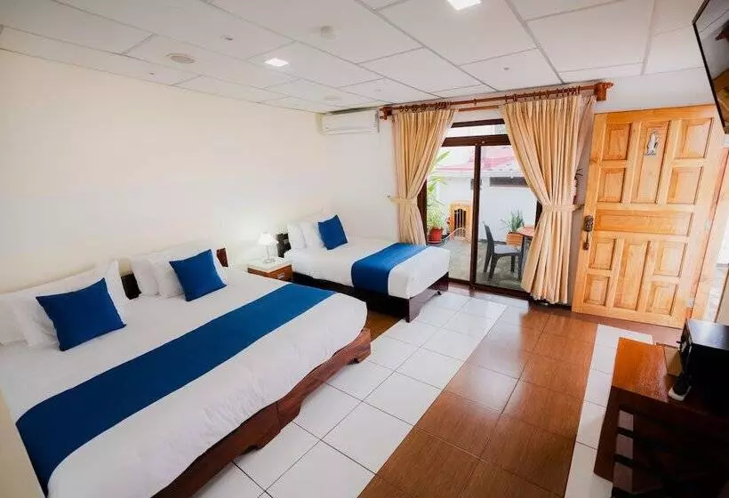 هتل Palace Galapagos