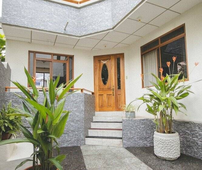 בית מלון כפרי Palace Galapagos