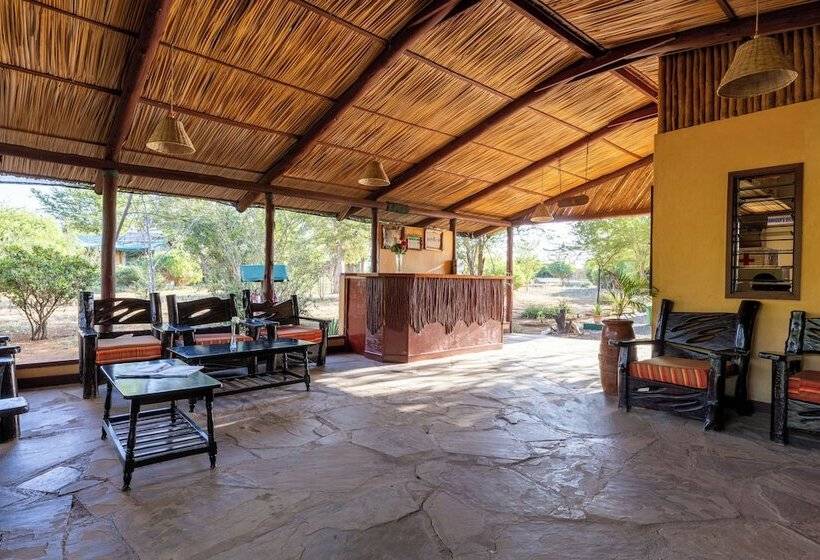 هتل Sentrim Tsavo Lodge