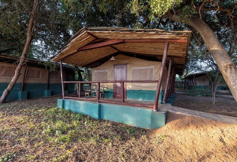 هتل Sentrim Tsavo Lodge