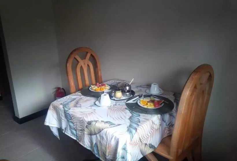 پانسیون Lakaz Safran