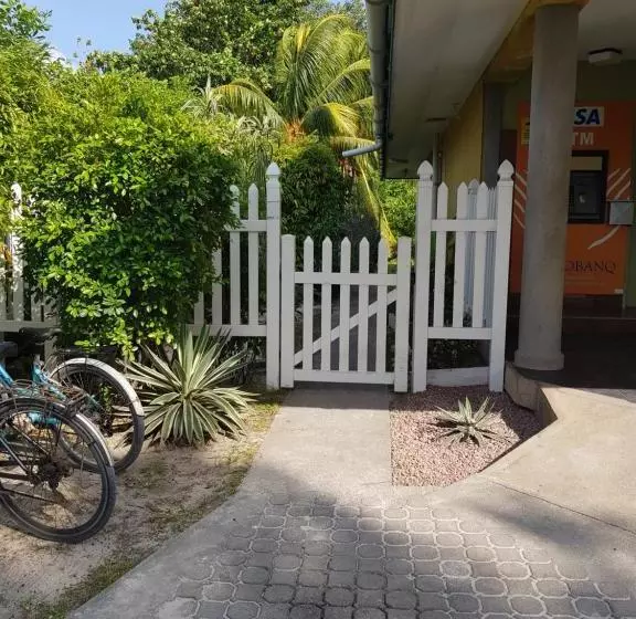 پانسیون Lakaz Safran