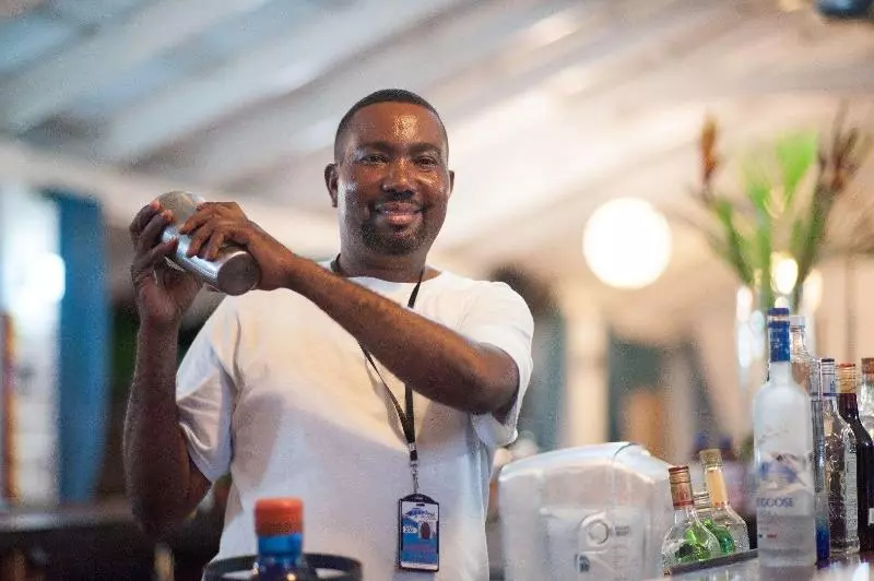 هتل Wahoo Bay Beach Club & Resort