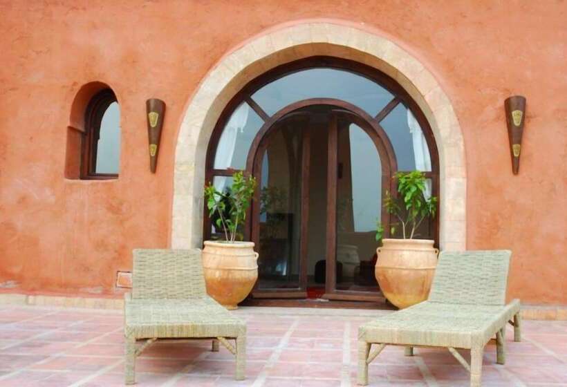 리아드 Villa Gonatouki