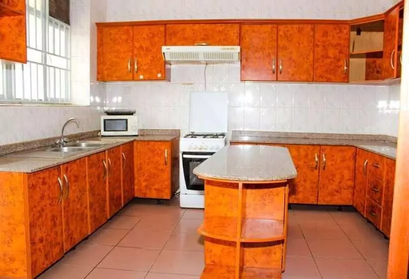 تختخواب و صبحانه Azalea Guest House Gisozi