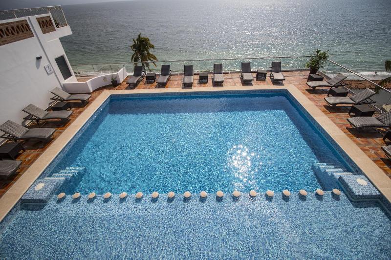 The Paramar Beachfront Boutique Hotel With Breakfast Included   Downtown Malecon