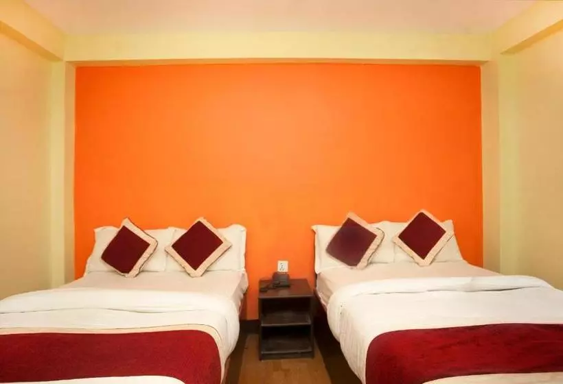 هتل Kailash By Oyo Rooms