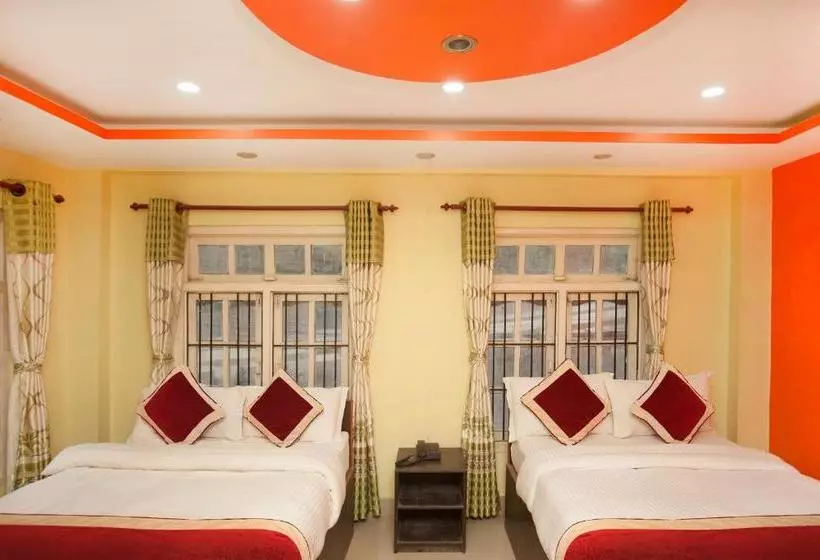 هتل Kailash By Oyo Rooms