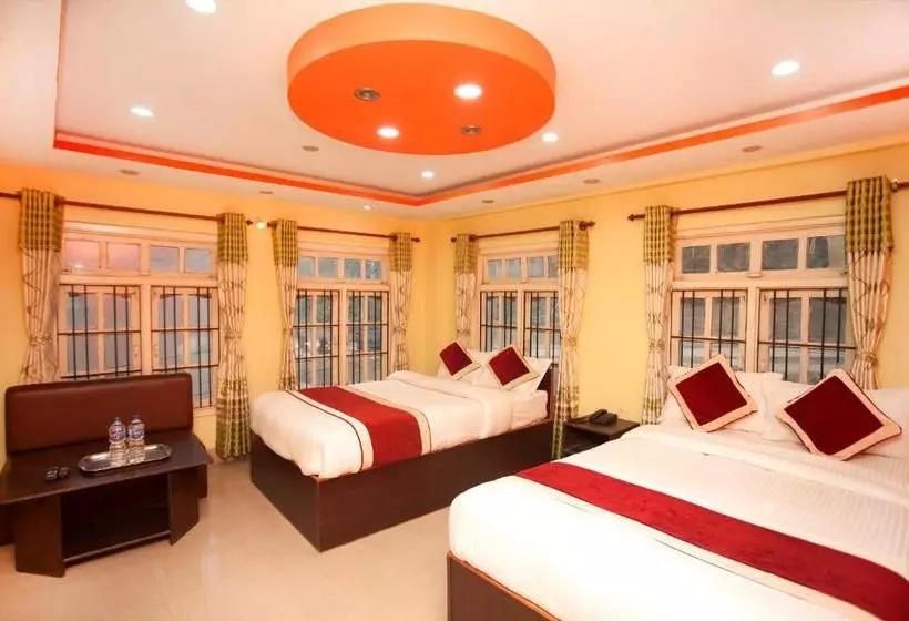 هتل Kailash By Oyo Rooms