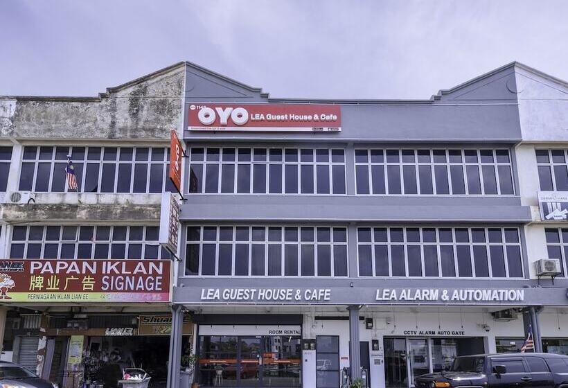 Hotelli Lea Guest House & Cafe Lukut