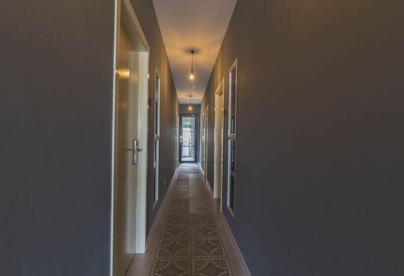 Hotelli Lea Guest House & Cafe Lukut