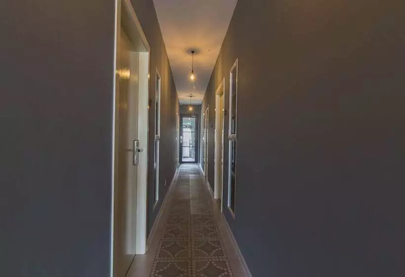 Hotelli Lea Guest House & Cafe Lukut