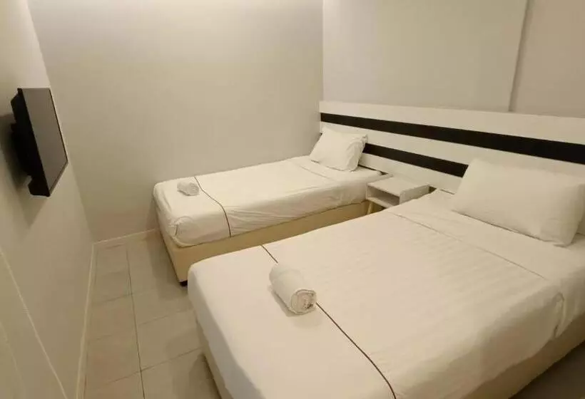 Hotelli Lea Guest House & Cafe Lukut