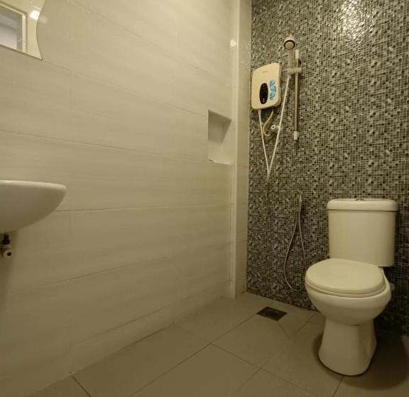 Hotelli Lea Guest House & Cafe Lukut