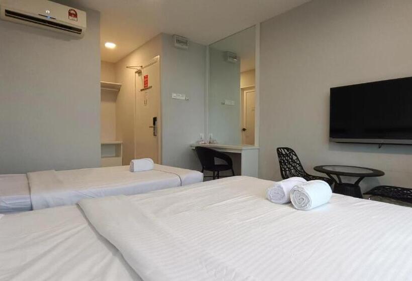 Hotelli Lea Guest House & Cafe Lukut