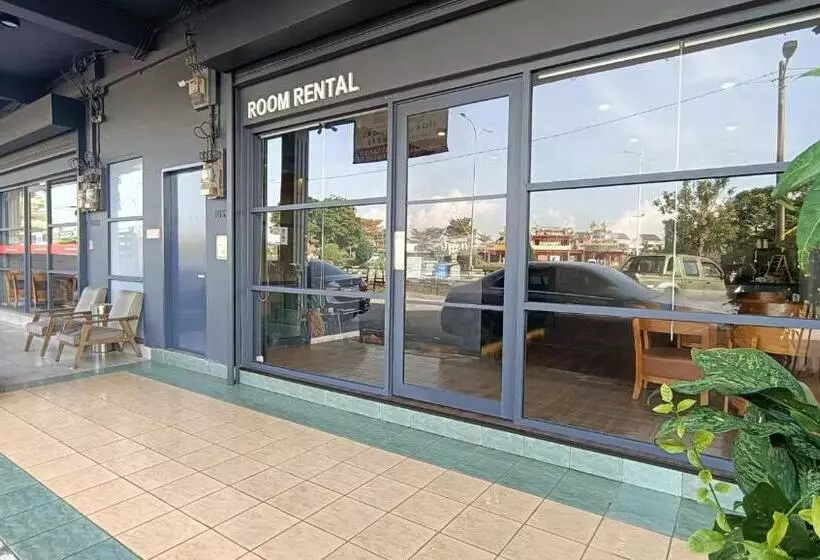 Hotelli Lea Guest House & Cafe Lukut