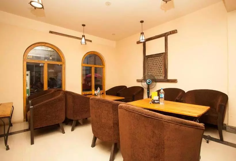 هتل Spot On 454 Surya Moon Inn