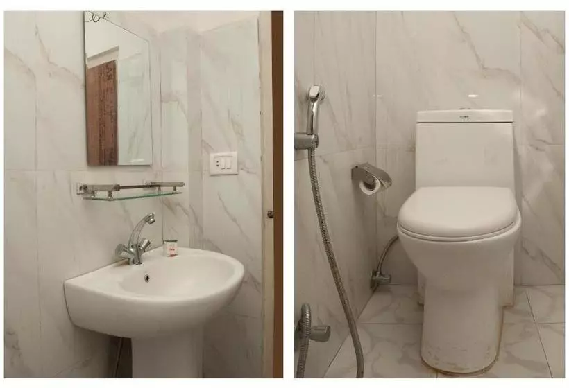 هتل Spot On 454 Surya Moon Inn