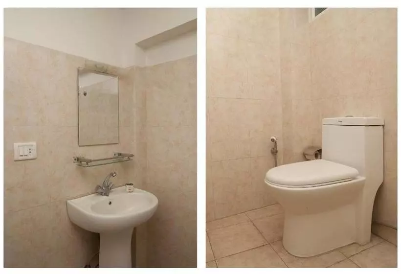 هتل Spot On 454 Surya Moon Inn