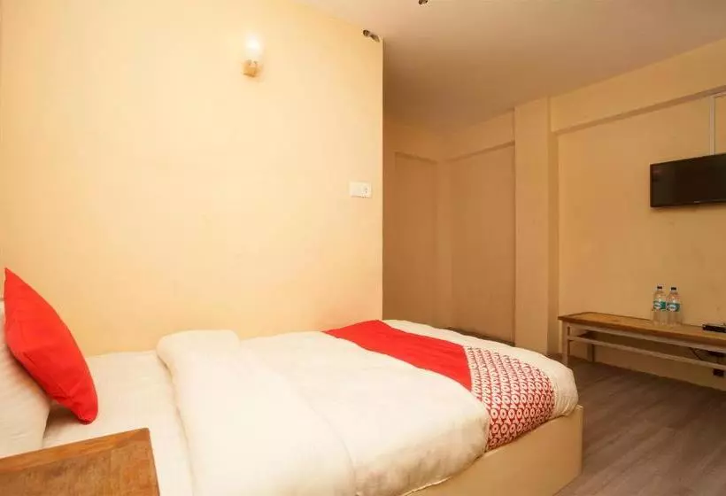 هتل Spot On 454 Surya Moon Inn