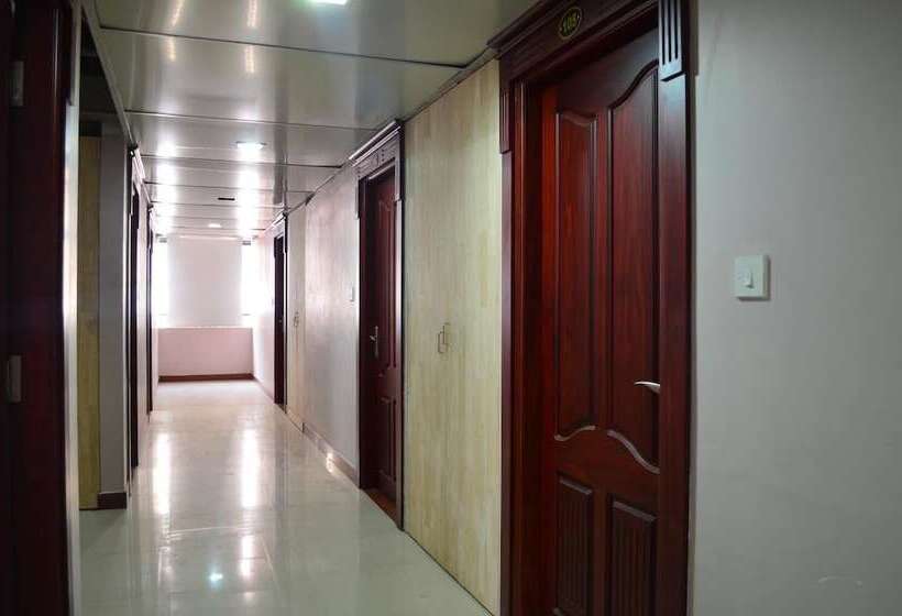 Отель The Mount Regency